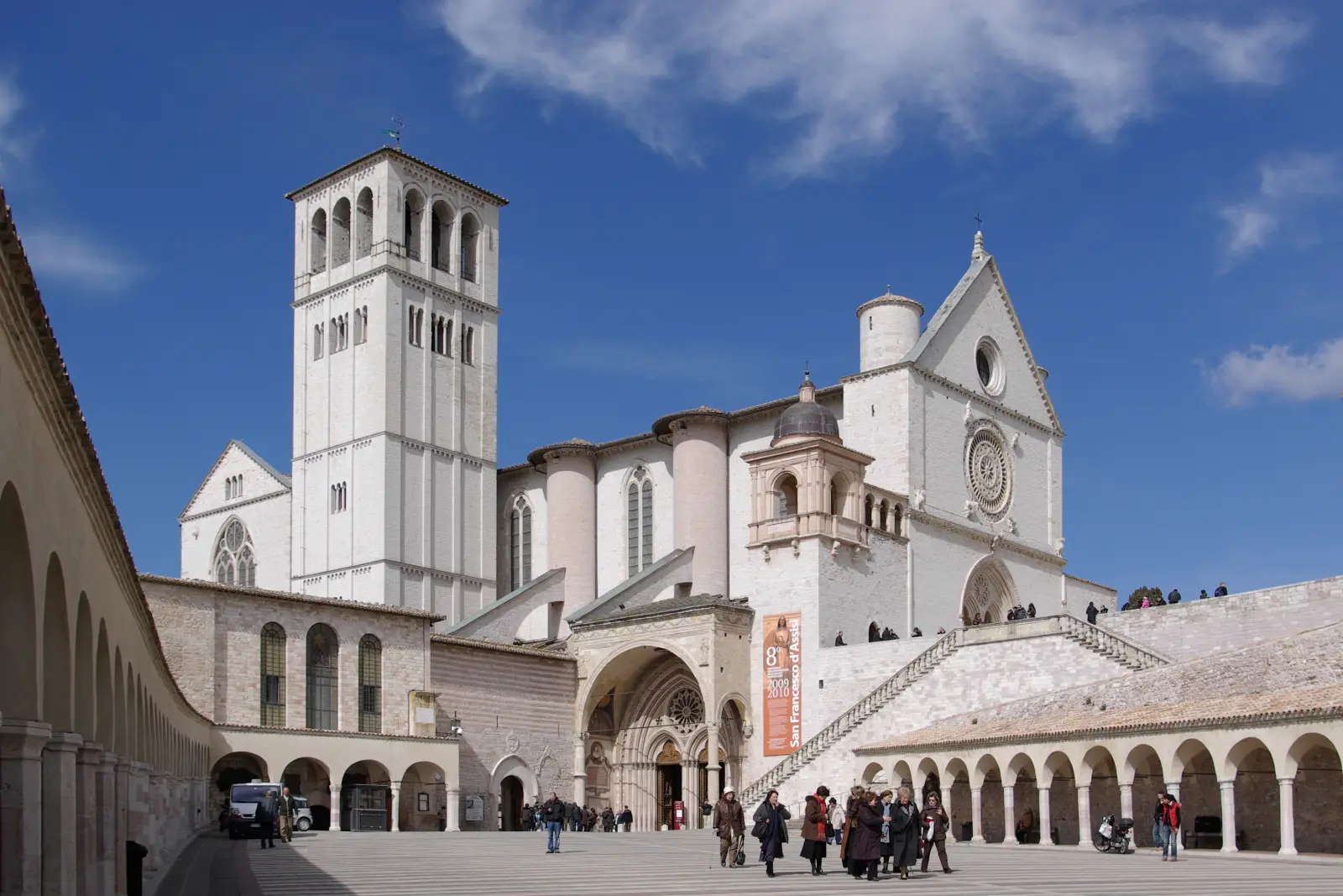 La basilica di San Francesco ad Assisi, una delle mete di pellegrinaggio più visitate in Italia