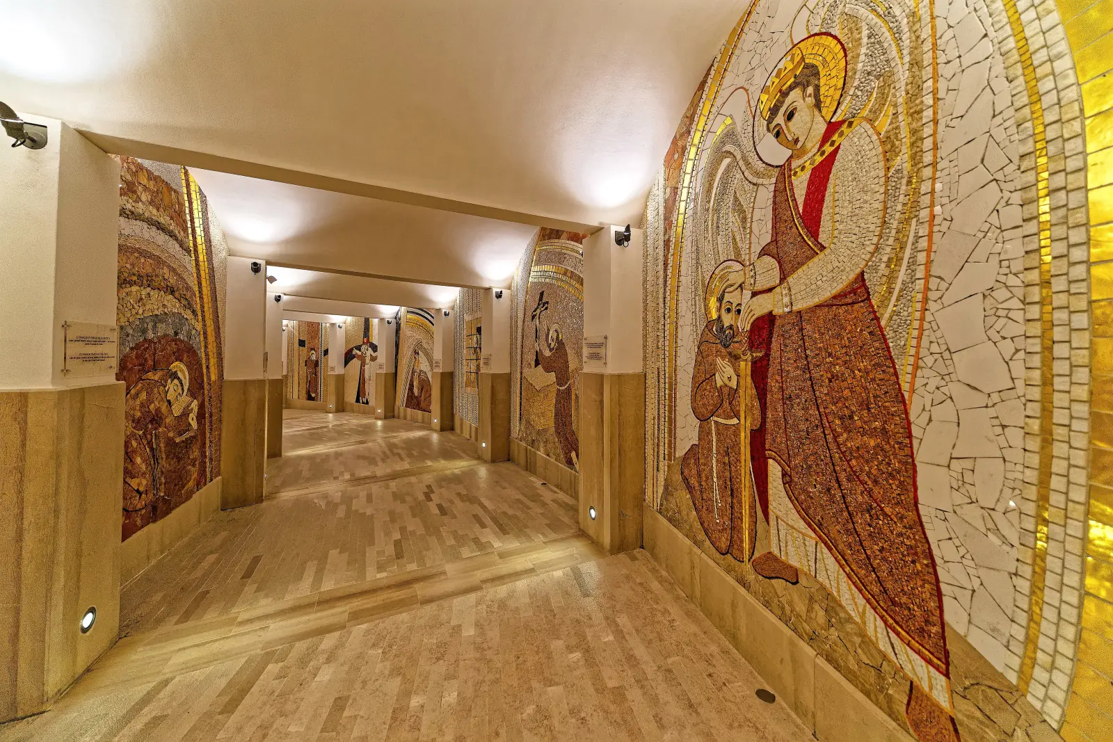 I mosaici della cripta della chiesa di San Pio