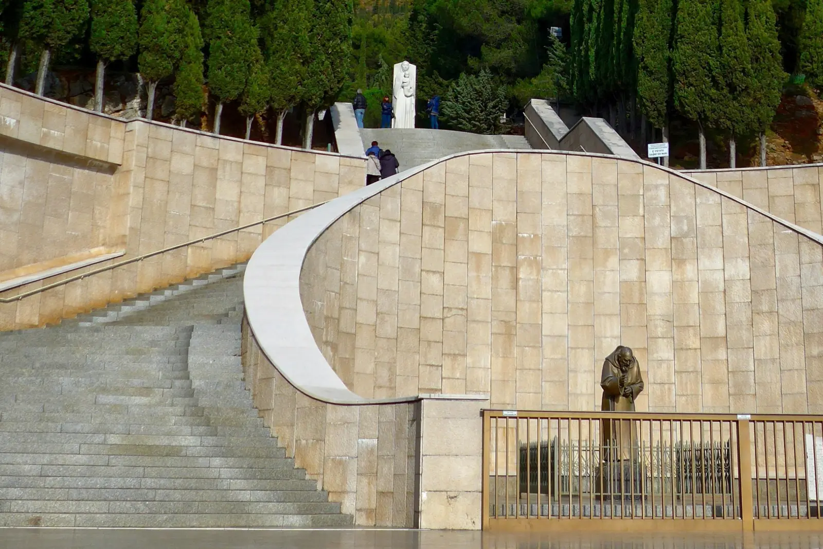 La Via Crucis sul monte